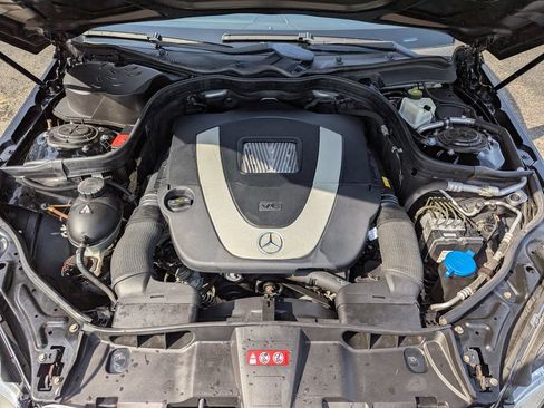 Used 2010 Mercedes-Benz E 350 4MATIC Sedan image 47