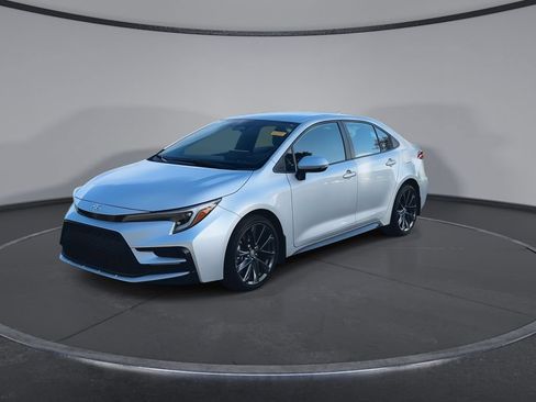 Used 2024 Toyota Corolla SE FWD image 4