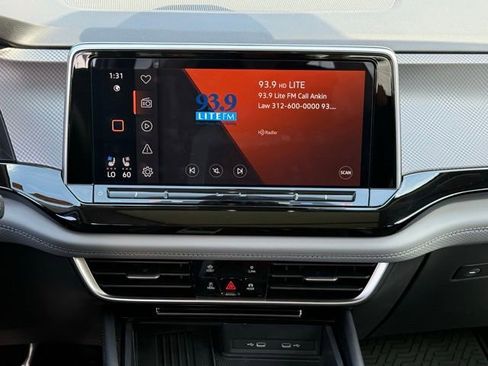 Used 2025 Volkswagen Atlas Peak Edition SE image 17