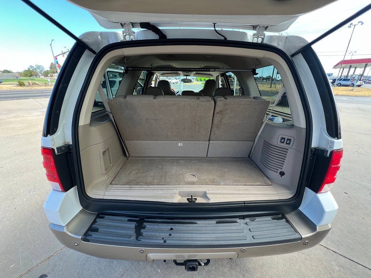 Used 2004 Ford Expedition Eddie Bauer RWD image 13