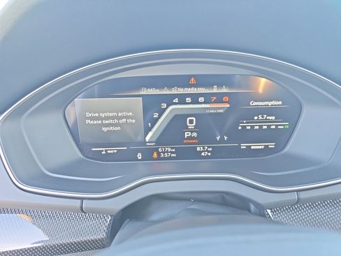 Used 2025 Audi SQ5 Premium Plus w/ Premium Plus Package image 17