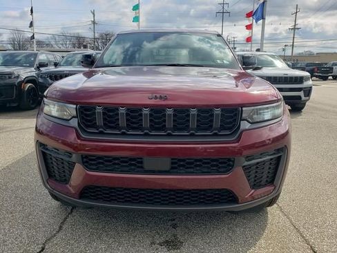 New 2026 Jeep Grand Cherokee Altitude AWD/4WD image 9