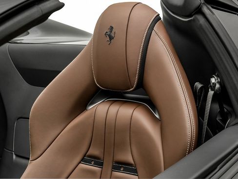 Certified 2022 Ferrari 812 GTS image 18