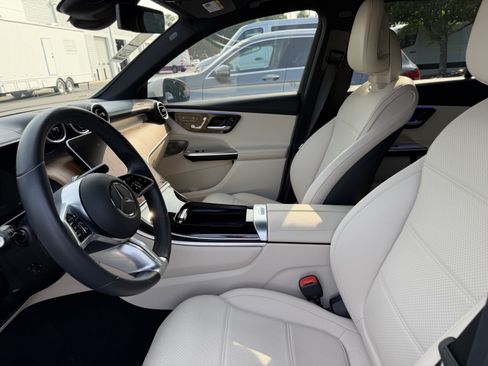 Certified 2024 Mercedes-Benz GLC 300 image 16