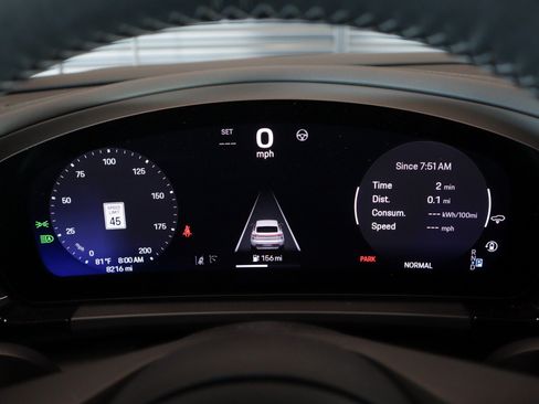Certified 2025 Porsche Macan 4 Electric AWD/4WD image 16