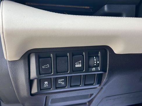Used 2019 Subaru Ascent Touring AWD/4WD image 17