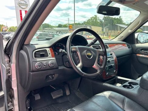 Used 2012 Chevrolet Suburban LT w/ Luxury Package AWD/4WD image 27