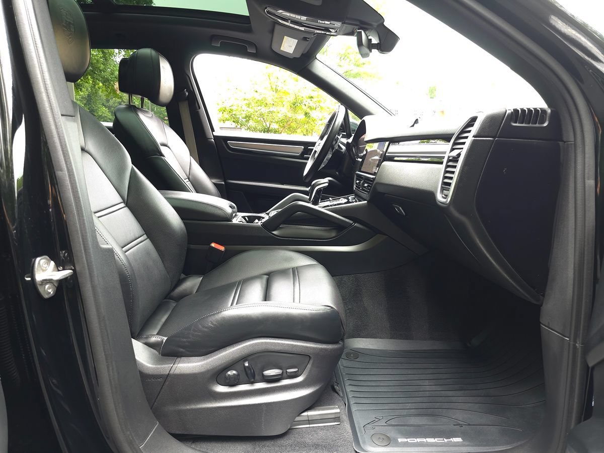 Used 2023 Porsche Cayenne Platinum Edition AWD/4WD image 21