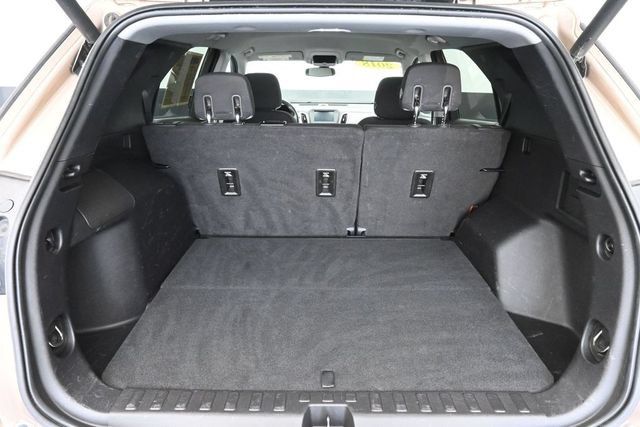 Used 2018 Chevrolet Equinox LT FWD image 28