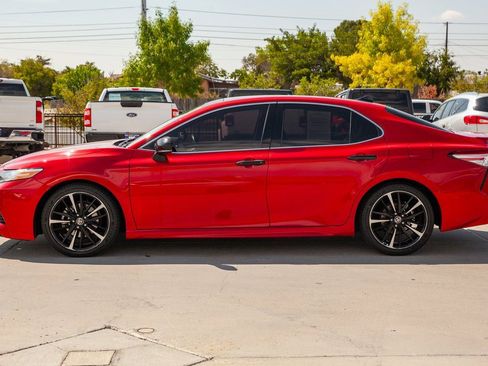 Used 2020 Toyota Camry XSE image 8