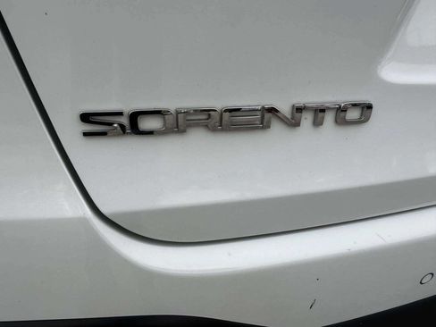 Used 2017 Kia Sorento EX w/ EX Premium Package image 12