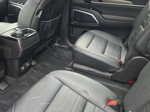 Used 2022 Kia Telluride SX w/ SX Prestige Package AWD/4WD image 12