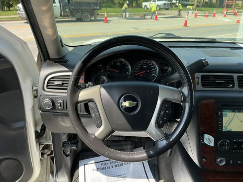 Used 2011 Chevrolet Tahoe LTZ RWD image 14