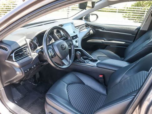 Used 2022 Toyota Camry SE w/ Carpet Mat Package (TMS) FWD image 16