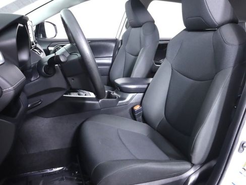 Used 2022 Toyota RAV4 LE AWD/4WD image 26