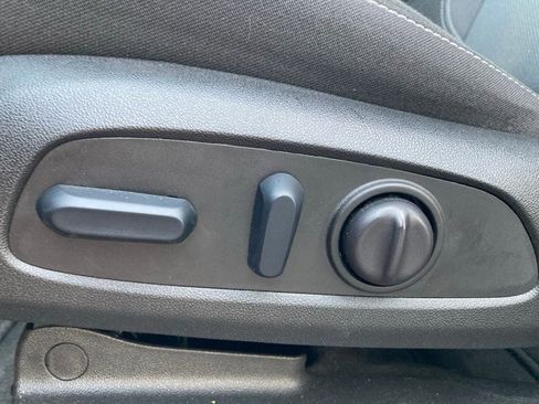 Used 2025 Chevrolet Blazer LT image 12