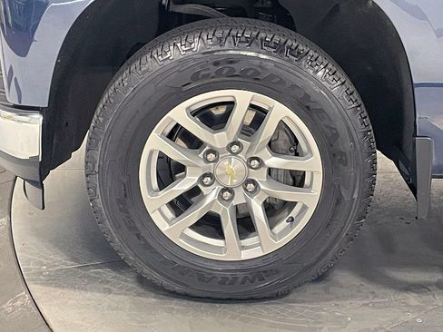 Used 2021 Chevrolet Silverado 1500 LT AWD/4WD image 19