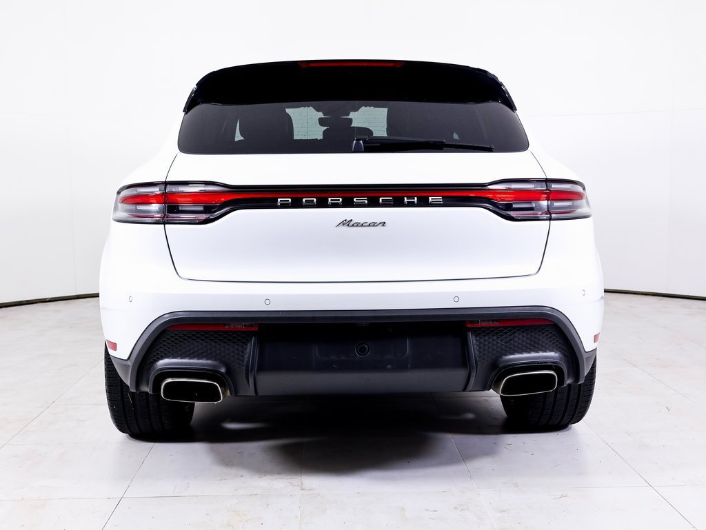 Certified 2025 Porsche Macan AWD/4WD image 28