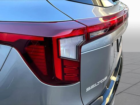 Used 2024 Kia Seltos S FWD image 27