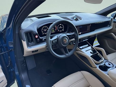 New 2026 Porsche Cayenne E-Hybrid AWD/4WD image 4