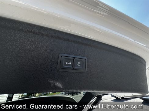 Used 2018 Audi Q5 2.0T Premium Plus w/ Premium Plus Package AWD/4WD image 18