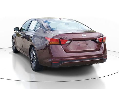 Used 2024 Nissan Altima 2.5 SV image 3