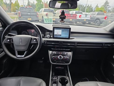 Used 2021 Lincoln Corsair AWD w/ Rear Removable Package Tray image 5
