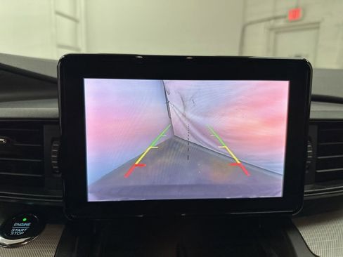 Used 2020 Ford Explorer XLT image 16