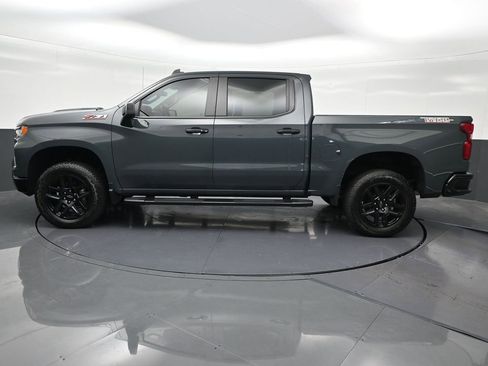 Used 2025 Chevrolet Silverado 1500 LT Trail Boss w/ Convenience Package II AWD/4WD image 2