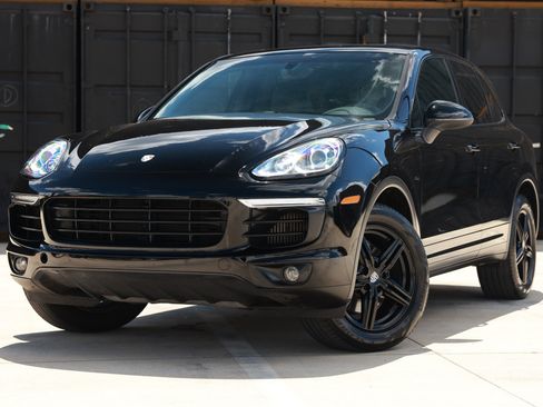 Used 2016 Porsche Cayenne Diesel AWD/4WD image 1