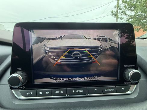 Used 2023 Nissan Rogue S FWD image 23