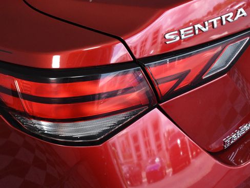 Used 2021 Nissan Sentra SV image 32