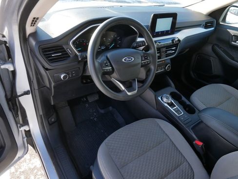Certified 2020 Ford Escape SE image 10
