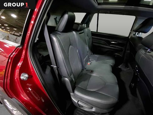 Certified 2024 Toyota Grand Highlander AWD image 20