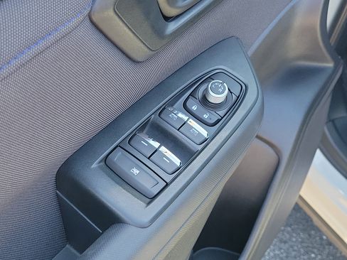 Used 2025 Subaru Forester Premium AWD/4WD image 21