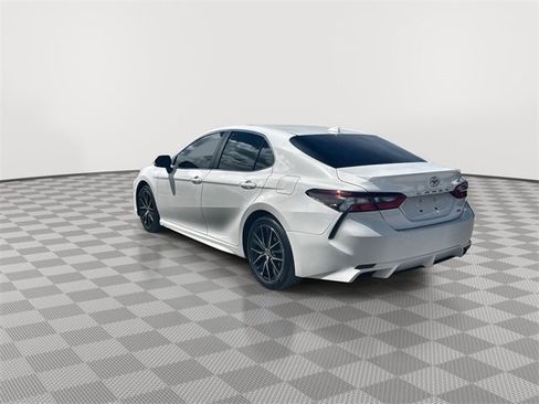 Used 2023 Toyota Camry SE image 6