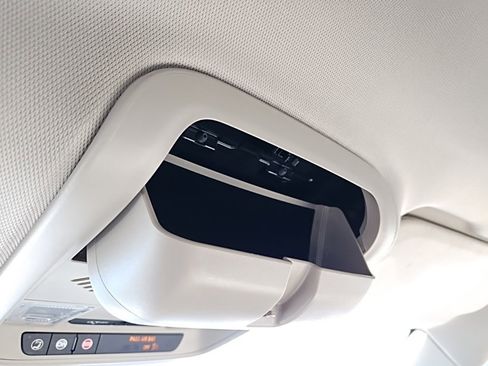 Used 2020 Buick Enclave Premium w/ Surround and Sites Package image 41