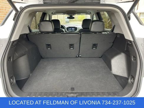 Used 2024 GMC Terrain SLT image 24