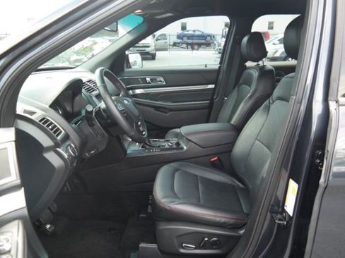Used 2017 Ford Explorer Sport w/ Equipment Group 401A AWD/4WD image 6