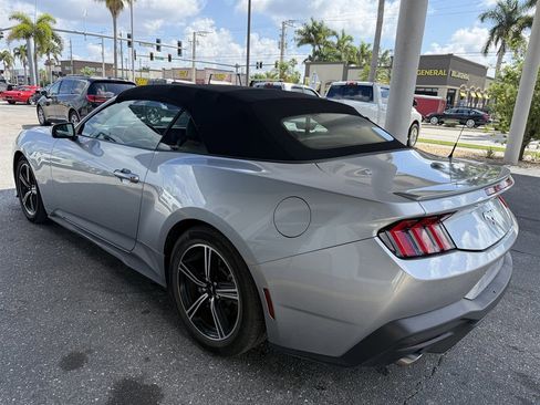 Used 2025 Ford Mustang Premium RWD image 6