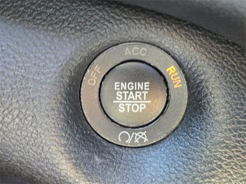 Used 2019 Jeep Cherokee High Altitude image 29