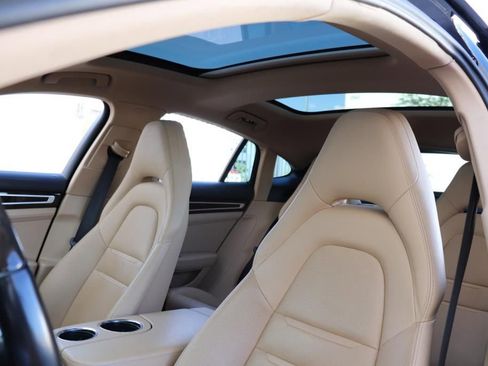 Used 2018 Porsche Panamera 4 image 62