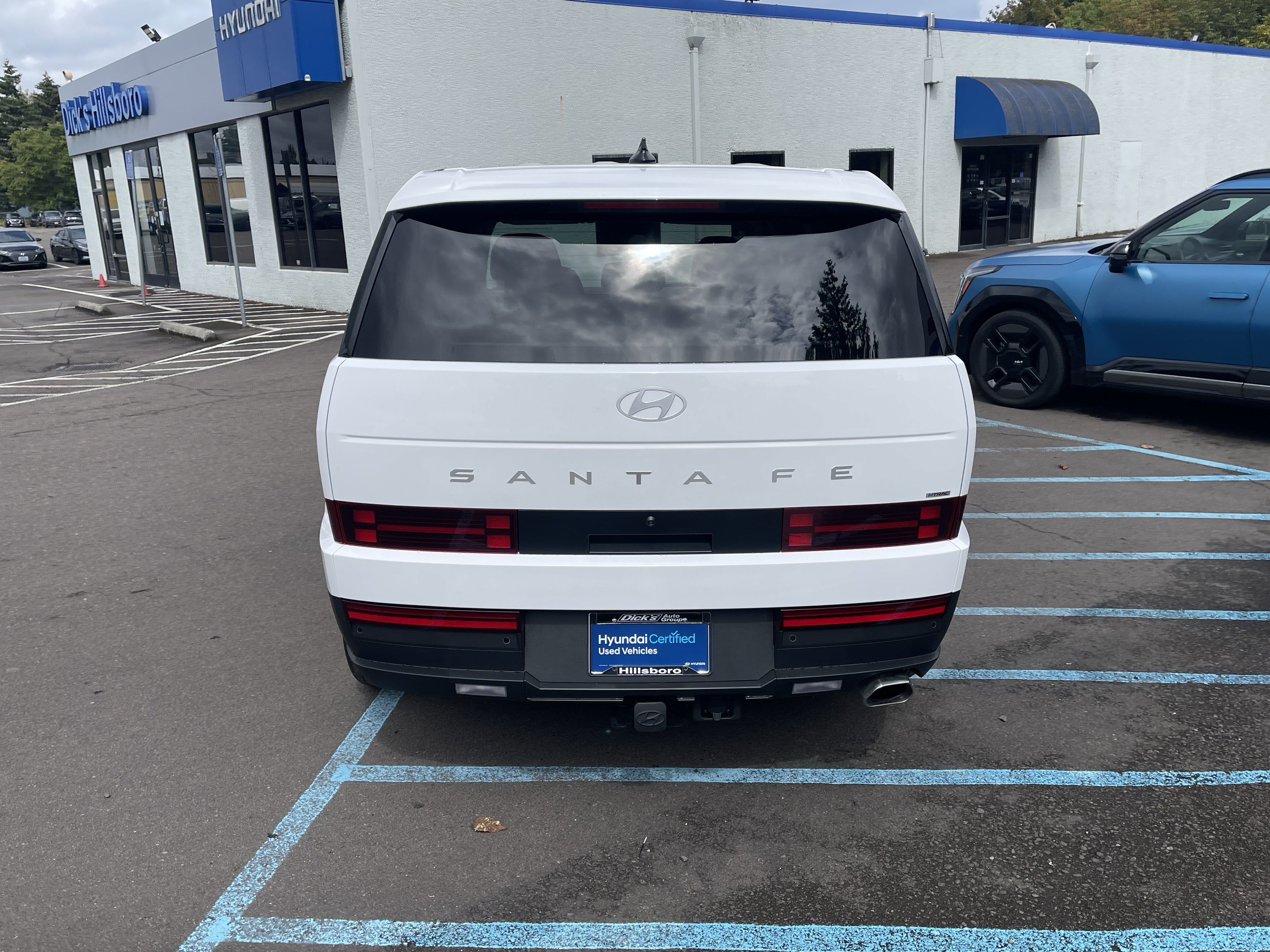 Certified 2025 Hyundai Santa Fe SE AWD/4WD image 4