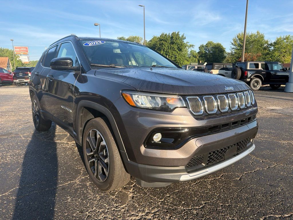 Used 2022 Jeep Compass Limited w/ Sun and Sound Group AWD/4WD image 11