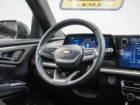 Used 2024 Chevrolet Traverse LT w/ Trailering Package image 15