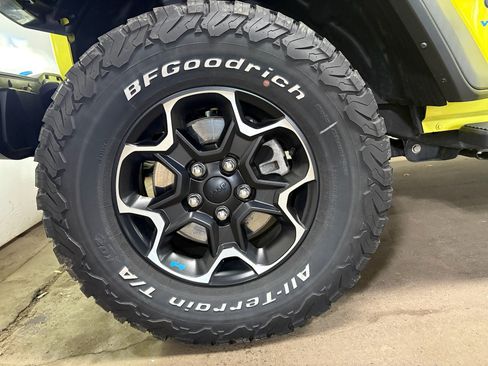 Used 2023 Jeep Wrangler Unlimited Rubicon 4xe w/ Cold Weather Group AWD/4WD image 26