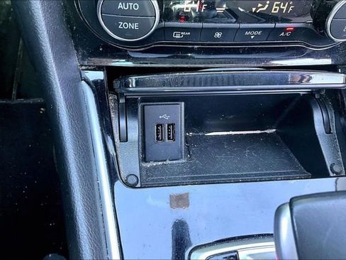 Used 2018 INFINITI QX30 Premium w/ Navigation Package image 32