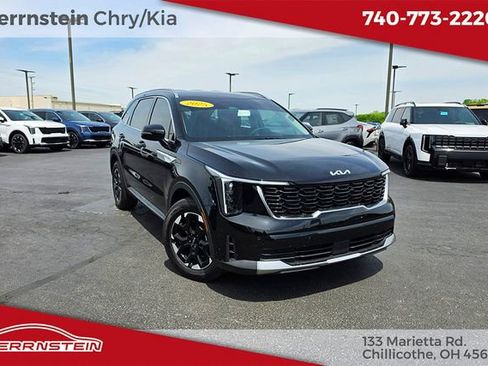 Used 2025 Kia Sorento S FWD image 1