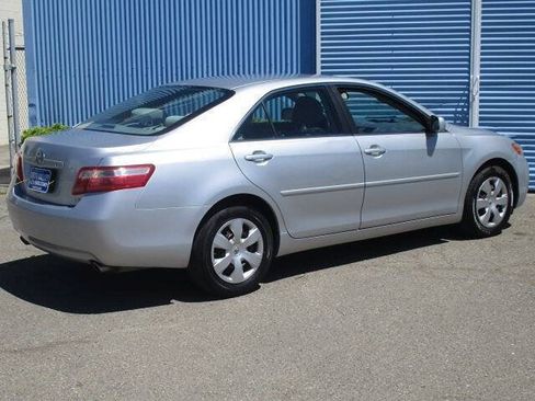 Used 2007 Toyota Camry LE FWD image 3