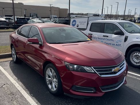 Used 2015 Chevrolet Impala LT w/ Convenience Package image 2
